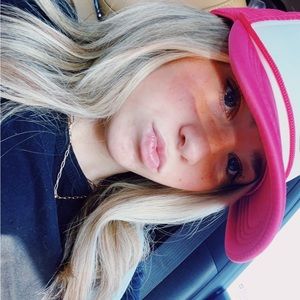 Meet your Posher, Riley